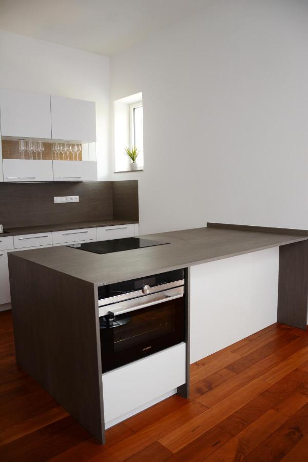 Premium Apartment Near Banska Bystrica Square With Two Big Bedrooms Exteriér fotografie